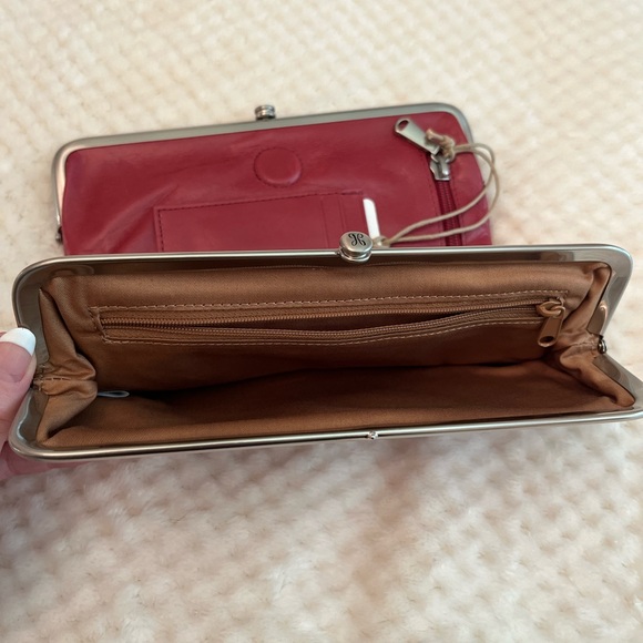 New HOBO Clutch Wallet in gorgeous Cranberry color. 100% Genuine Leather - Picture 5 of 14